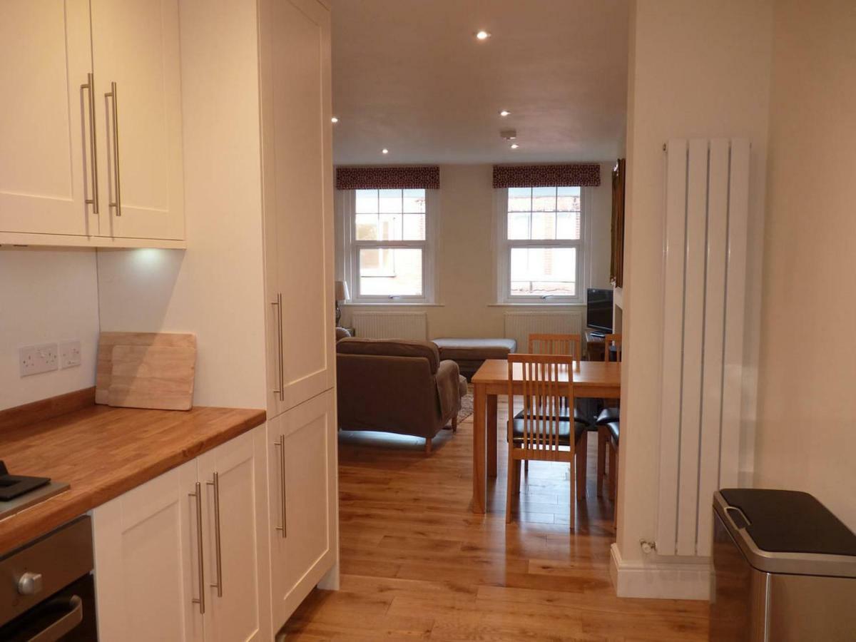 Brockenhurst Apartments Bagian luar foto