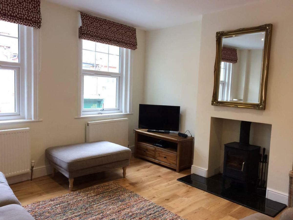 Brockenhurst Apartments Bagian luar foto